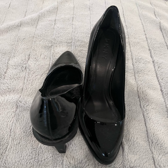 DKNY high heel black patent leather shoes, excellent condition only worn once - Picture 2 of 5